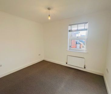 North Town Road, MAIDENHEAD - Photo 4