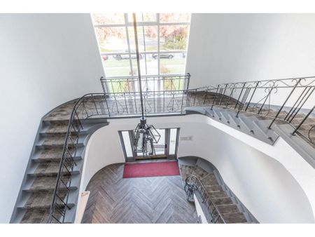 Somerset Manor - Photo 3