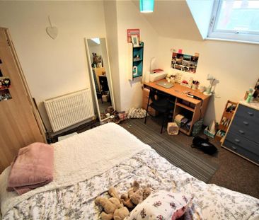 5 bedroom terraced house to rent - Photo 4