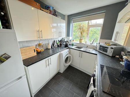 3 bedroom apartment to rent - Photo 4