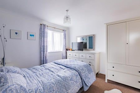 3 bedroom terraced house to rent - Photo 5