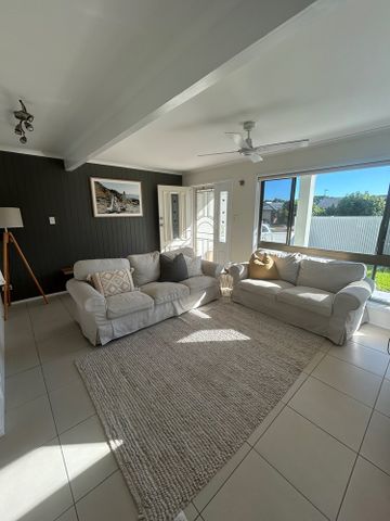 4-bedroom shared house, Murtha Drive - Photo 3