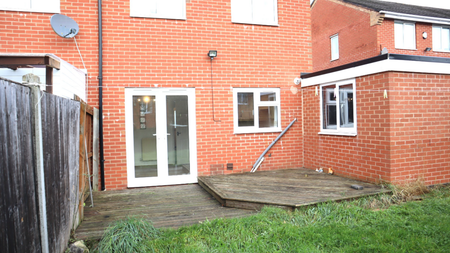 3 bedroom detached house to rent - Photo 2