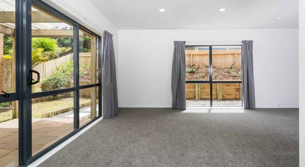 Three Bedroom Town House in Rangitoto School Zone - Photo 1