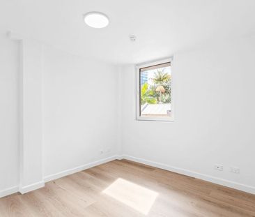 Unfurnished One Bedroom with Parking ! - Photo 4