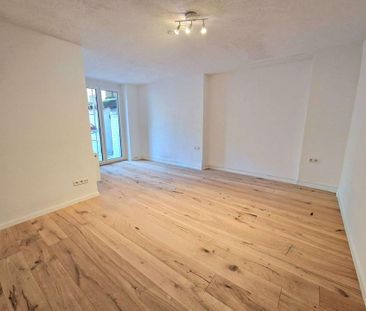 Neu saniert – Charmante Wohnung mit weitläufiger Terrasse im Lehenv... - Foto 1