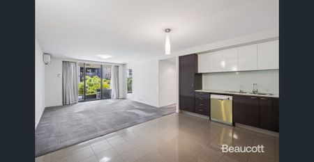 Inner city living in resort like secure building - Photo 3