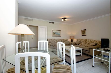 Middle Floor Apartment in Puerto Banús - Photo 3