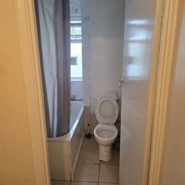 Room in a Shared Flat, Queensbridge Court, E2 - Photo 1