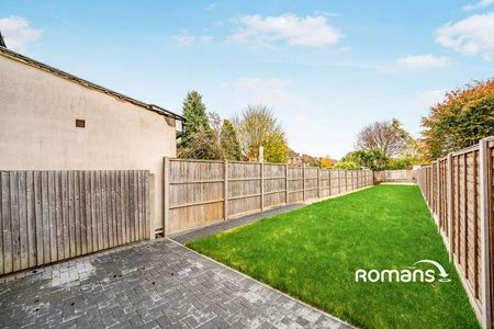 Newcroft Close, Uxbridge, UB8 - Photo 3