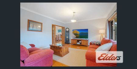 8 Roberts Circuit - Photo 2