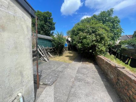 6 bedroom terraced house to rent - Photo 4