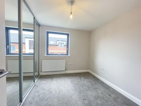 Apt 3, 1A Utility Street, - Photo 3