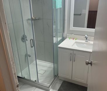 For Lease - 7 Schubert Crescent, Brampton, Ontario - Photo 2