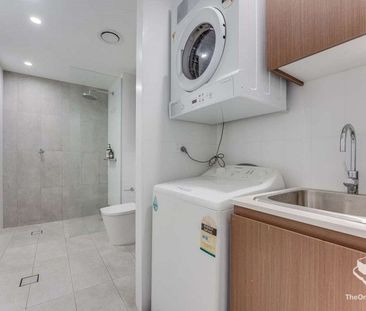 1 Bedroom Apartment - Photo 2