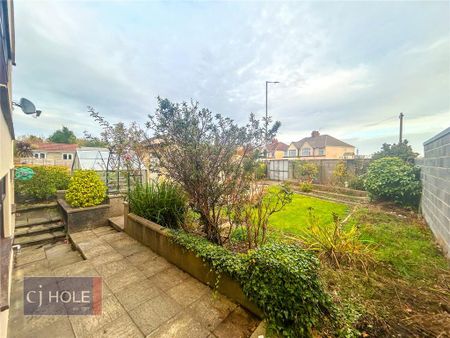 4 bedroom detached house to rent - Photo 5