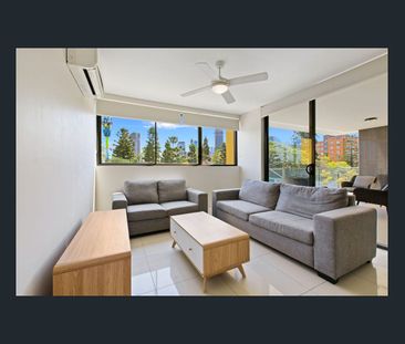 Spacious & Stylish Apartment Living in Prime Kangaroo Point Location - Photo 1