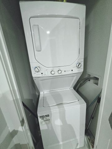 For Lease - 297 Oak Walk Drive Unit# 1702, Oakville, Ontario - Photo 4