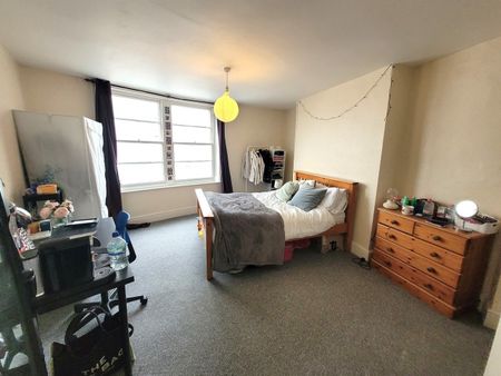 3 Bed Maisonette, Bruton Place, BS8 - Photo 3