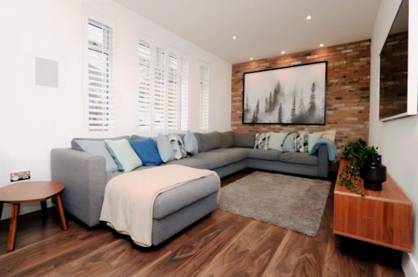 5Bedrooms, 4Bathrooms - Photo 1