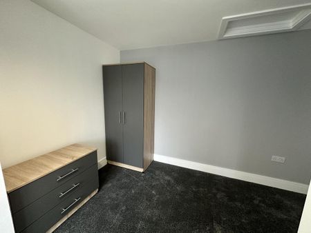 5 bedroom semi-detached house to rent - Photo 5