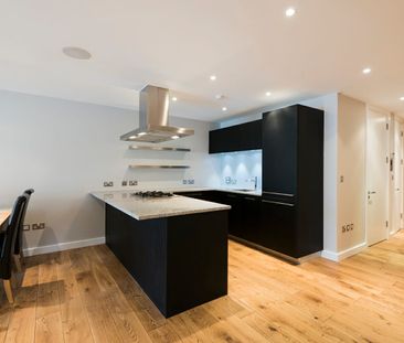 Royal Windsor Quay, Farm Yard, Windsor - Photo 5