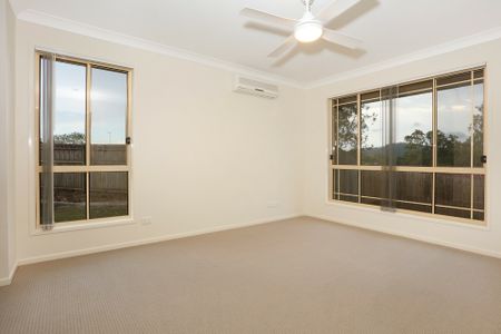 SPACIOUS FAMILY HOME INCLUDING GARDEN MAINTENANCE - Photo 2