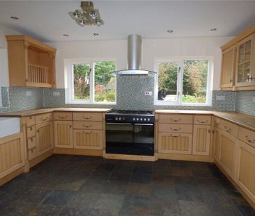 4 bedroom detached house to rent - Photo 2