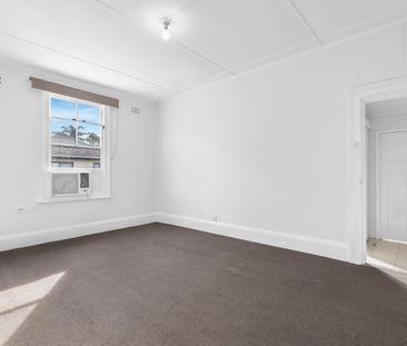 19 Aberglasslyn Road, Rutherford NSW 2320 - House For Rent | Domain - Photo 2