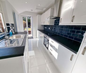 3 bed terraced house to rent in Whitemoor Road, Kenilworth, CV8 - Photo 2