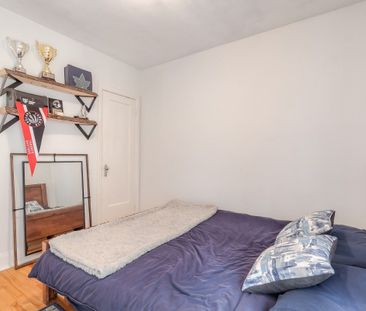For Lease - 64 Royal York Road, Toronto, Ontario - Photo 4