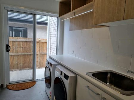 South Maclean - Photo 5