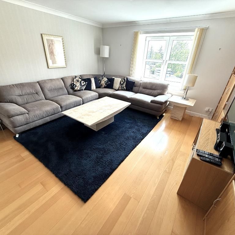 3 bedroom flat to rent - Photo 1