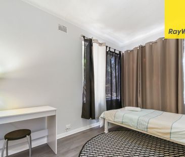 Bright & Spacious 2-Bedroom Apartment in a Convenient Bexley North ... - Photo 3