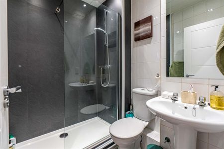 2 bed apartment to rent in Northumberland Street, City Centre, NE1 - Photo 4