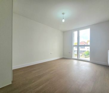 2 Bed Flat, Norbury Avenue, SW16 - Photo 6