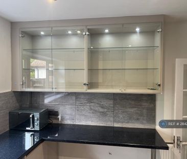 5 bedroom bungalow to rent - Photo 6