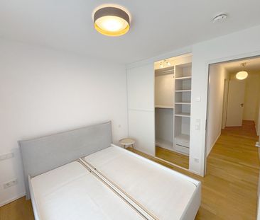 Trier: Stilvoll möblierte 2-Zimmer-Wohnung mit offenem Wohn- und Es... - Photo 4