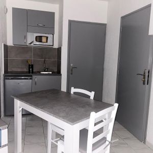 Location Appartement 1 pièce 15m² CHALON SUR SAONE 71100 - Photo 2