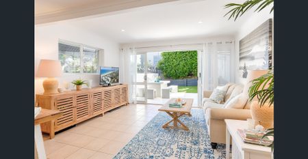 FULLY FURNISHED - 1 minute walk to Sunshine Village & Patrolled Surf Beach - Photo 2