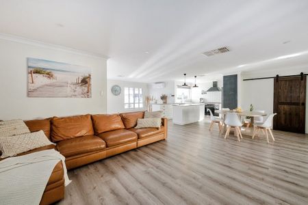 Coastal Living in Quiet Old Halls Head - Photo 2