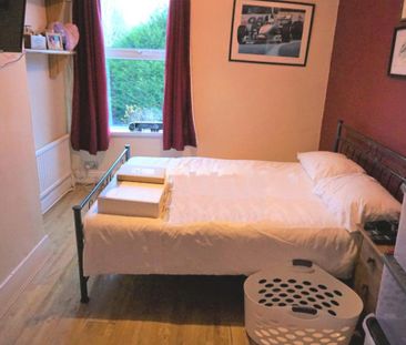 3 bedroom end of terrace house to rent - Photo 4
