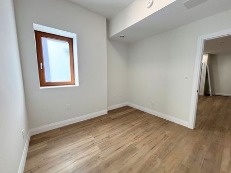 $1,799 / 1 br / 1 ba / 6 Caithness st unit 5 - Photo 2