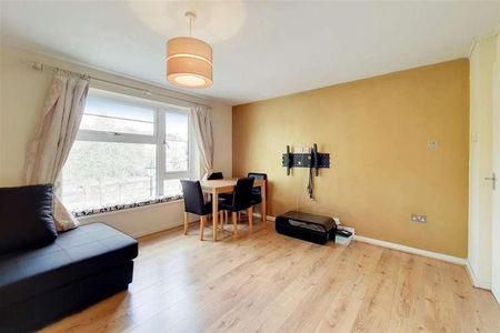 Holly Lodge, Winchmore Hill, London, N21 - Photo 2