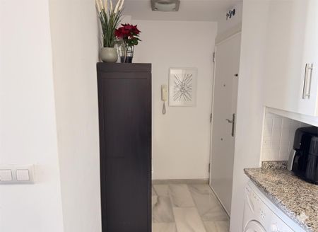 Piso de alquiler en Paseo Marítimo Rey de España, 161, Las Gaviotas - Carvajal - Photo 3