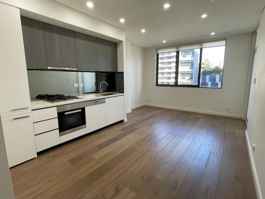 Waterloo Modern one bedroom apartment for rent! - Photo 1