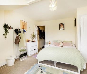 Modern Apartment - Photo 4