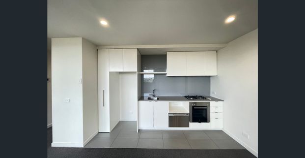 Excellent location with beautiful views - Photo 1