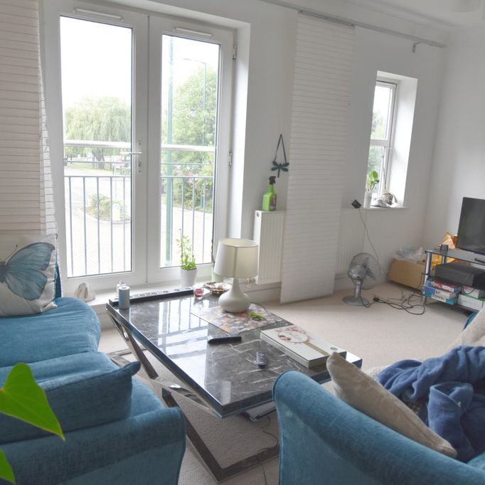 4 Bedroom Mid Terraced House - Photo 1