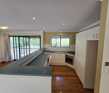 “Large entertainers Deck !” - Photo 6